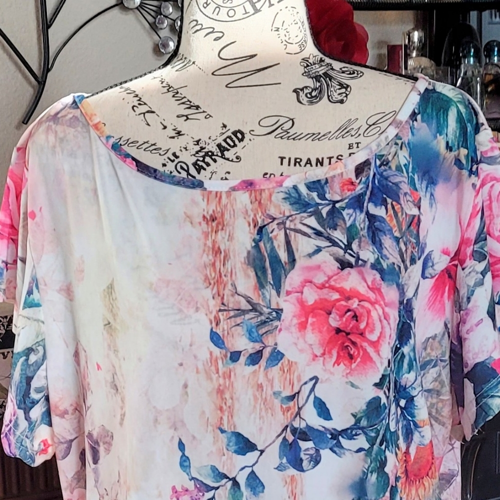 White Floral Flutter Sleeve Tunic